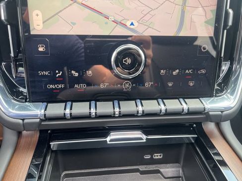 New 2026 GMC Yukon Denali w/ Sun & Power Step Package AWD/4WD image 22