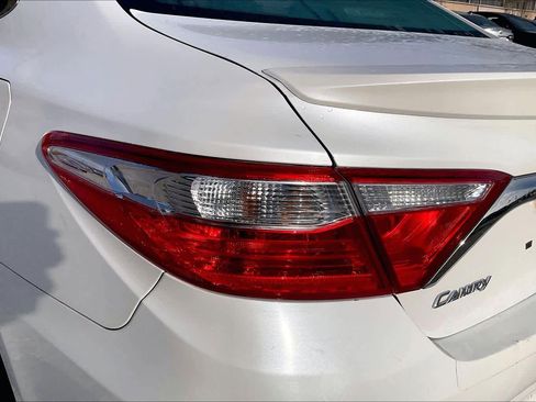 Used 2016 Toyota Camry SE image 28