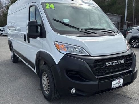 Used 2024 RAM ProMaster 2500 w/ Convenience Group FWD image 1