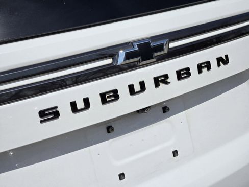 Used 2022 Chevrolet Suburban Z71 w/ Z71 Off-Road Package image 16