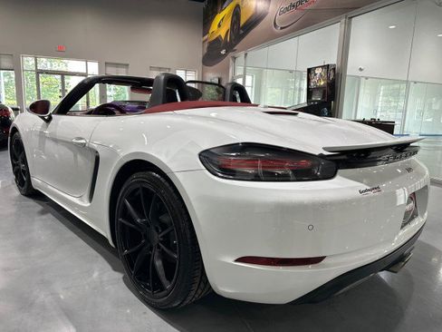 Used 2017 Porsche 718 Boxster RWD image 17