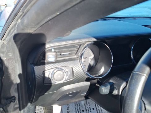 Used 2016 Ford Mustang Coupe image 9