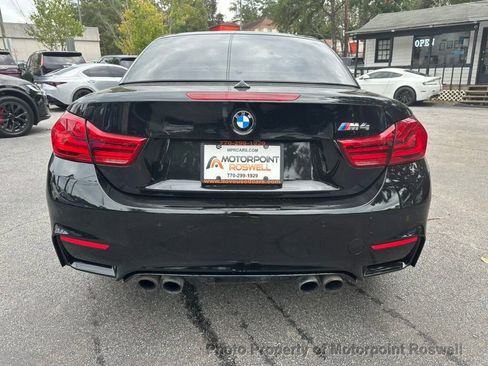 Used 2018 BMW M4 Convertible image 4