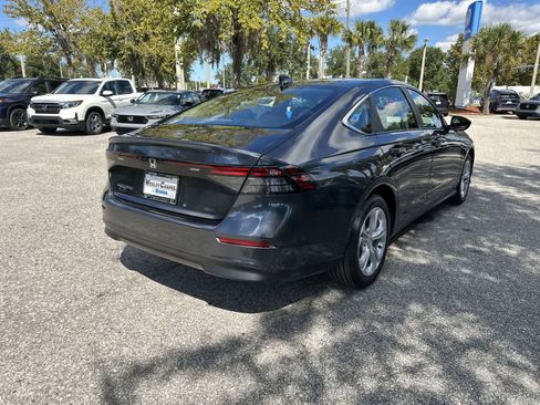 Used 2025 Honda Accord LX image 6