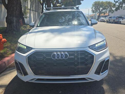 Used 2023 Audi Q5 2.0T Premium w/ Convenience Package AWD/4WD image 3