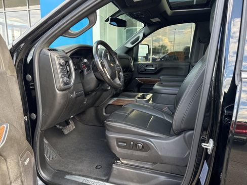 Used 2022 Chevrolet Silverado 3500 High Country image 18