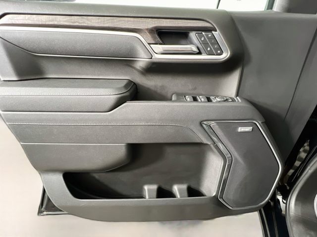 Used 2026 Chevrolet Silverado 1500 LTZ AWD/4WD image 32