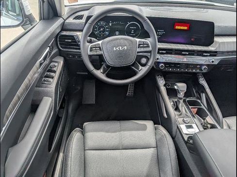 New 2025 Kia Telluride SX w/ SX Captain's Chair Package image 6
