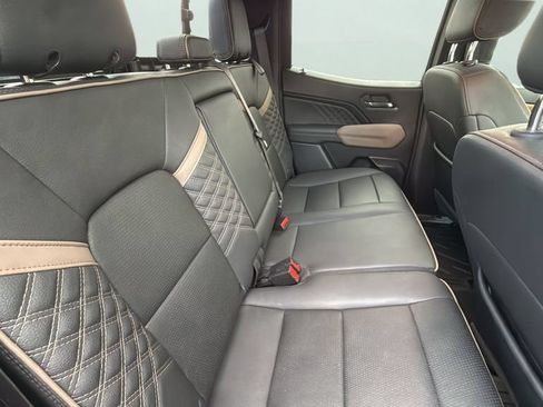 Used 2025 GMC Canyon Denali AWD/4WD image 10