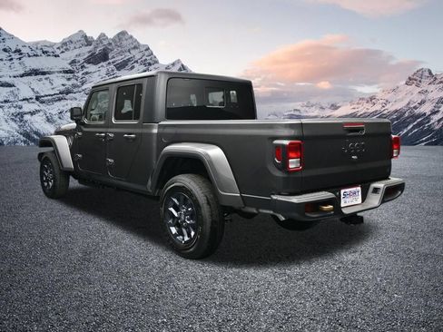New 2026 Jeep Gladiator Sport AWD/4WD image 3