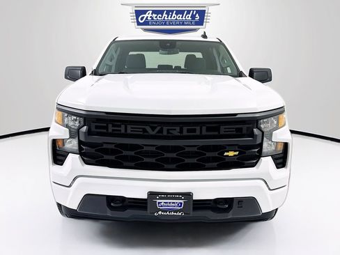 Used 2023 Chevrolet Silverado 1500 Custom image 2