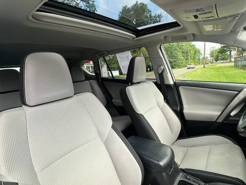 Used 2016 Toyota RAV4 XLE w/ Convenience Package AWD/4WD image 32