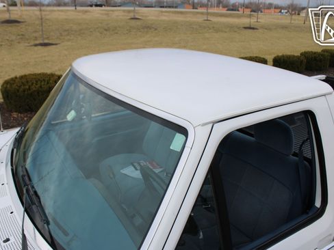 Used 1995 Ford F150 2WD Regular Cab image 38