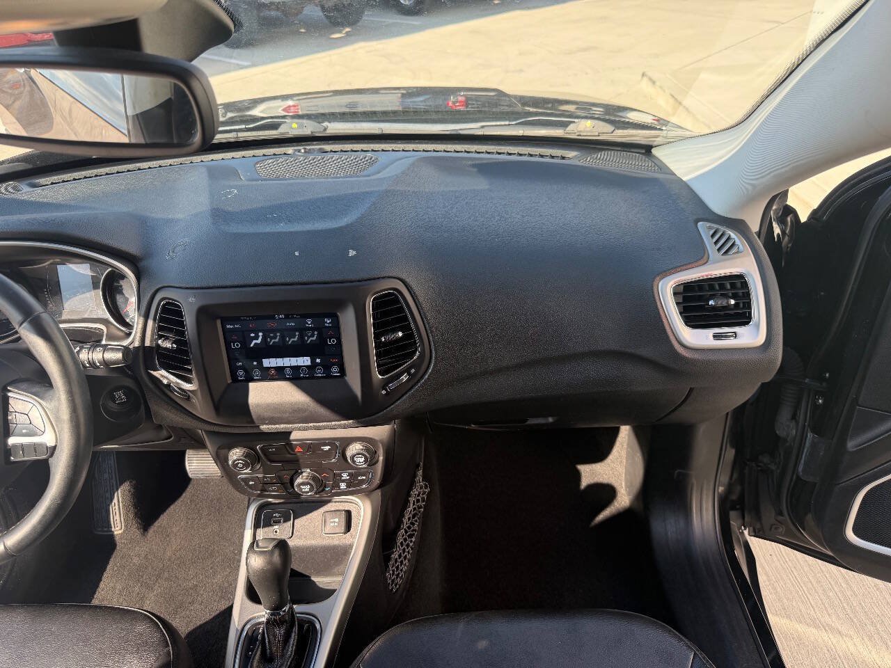Used 2019 Jeep Compass Latitude FWD image 16