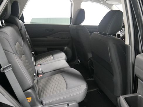 New 2025 Nissan Pathfinder SV image 18