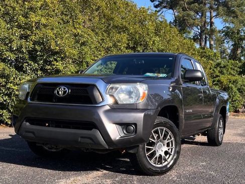 Used 2013 Toyota Tacoma 2WD Access Cab w/ SR5 Pkg image 2