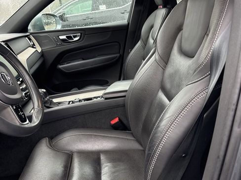 Used 2020 Volvo XC60 T5 Inscription image 4