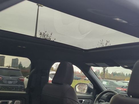 New 2026 Ford Explorer Platinum w/ LUX Leather Package image 31