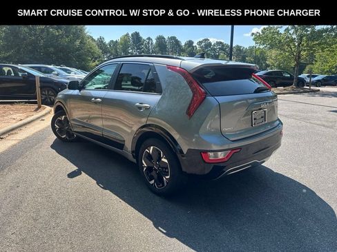 Used 2024 Kia Niro Wind w/ Wind Preserve Package FWD image 3