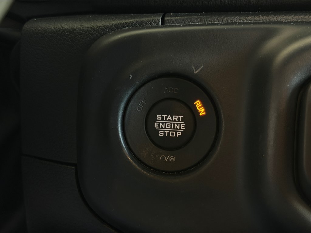 Used 2023 Jeep Wrangler Unlimited Sahara AWD/4WD image 18
