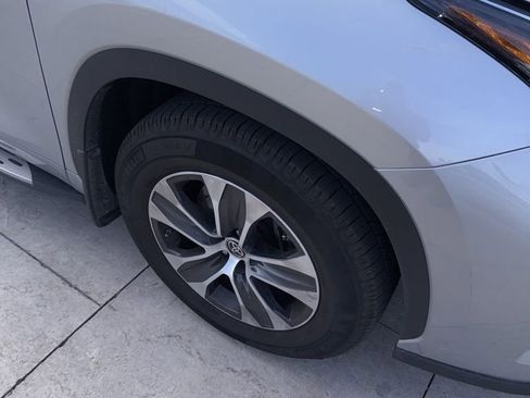 Used 2022 Toyota Highlander XLE image 8