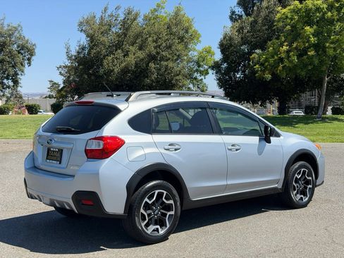 Used 2017 Subaru Crosstrek 2.0i AWD/4WD image 5