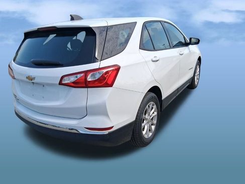 Used 2018 Chevrolet Equinox LS w/ LPO, Floor Liner Package FWD image 7