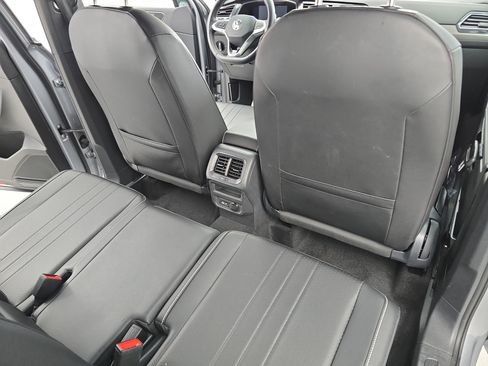 Certified 2023 Volkswagen Tiguan SE R-Line image 11