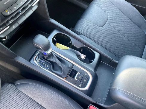 Used 2019 Hyundai Santa Fe SEL image 16