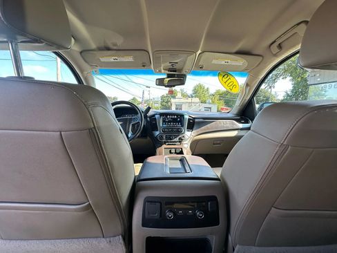 Used 2019 Chevrolet Suburban LT AWD/4WD image 12