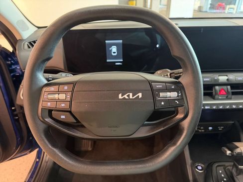 Used 2025 Kia K4 FWD image 28