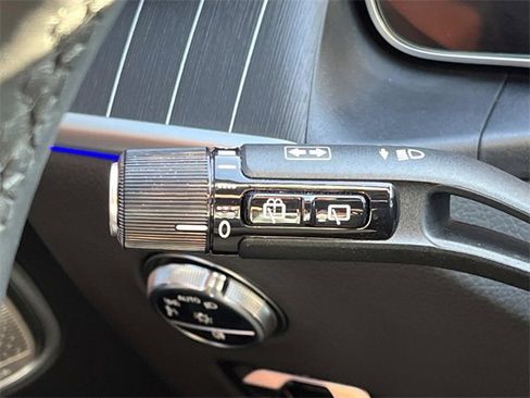 Used 2025 Mercedes-Benz GLC 300 4MATIC image 44