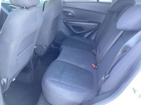 Used 2022 Chevrolet Trax LS w/ Tint and Cruise Package image 18