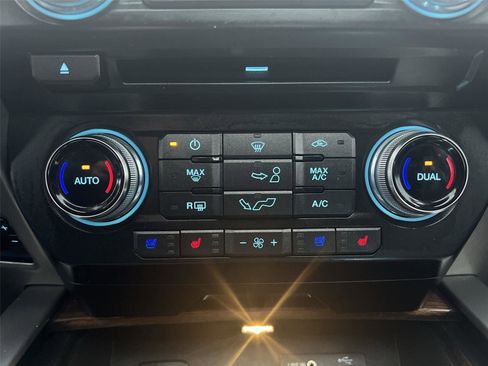 Used 2015 Ford F150 Platinum w/ Technology Package image 18