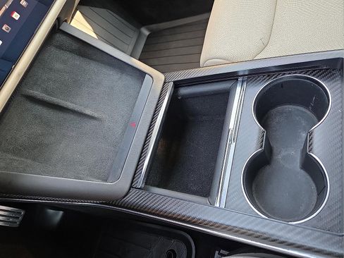 Used 2021 Tesla Model S Plaid image 25