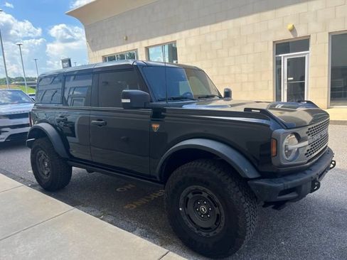 Used 2025 Ford Bronco Badlands AWD/4WD image 3