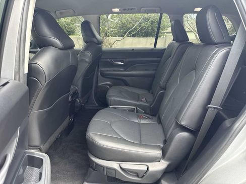 Used 2024 Toyota Grand Highlander AWD Hybrid image 17