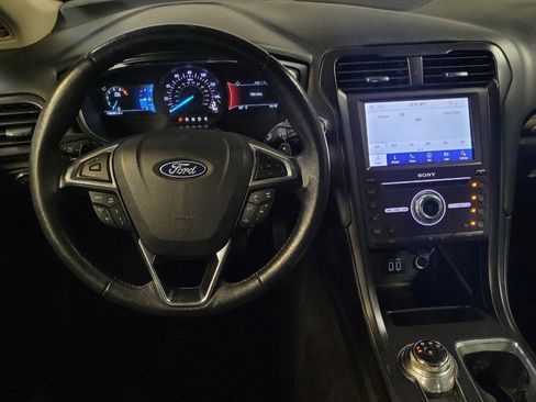 Used 2020 Ford Fusion Titanium AWD/4WD image 22