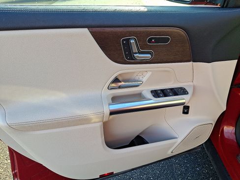 Used 2021 Mercedes-Benz GLA 250 4MATIC image 12