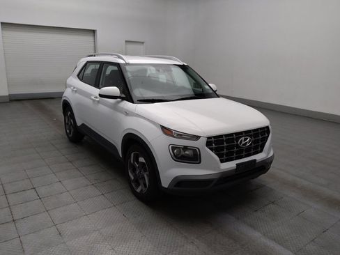 Used 2021 Hyundai Venue SEL FWD image 13