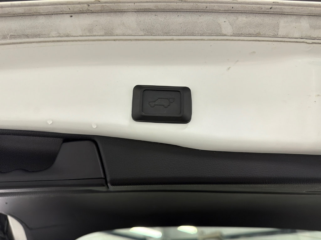 Used 2019 Toyota RAV4 XLE Premium FWD image 20