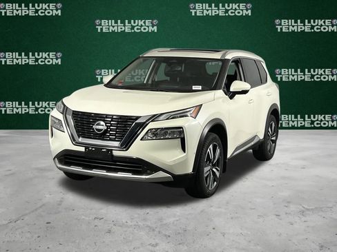 Used 2023 Nissan Rogue Platinum image 3