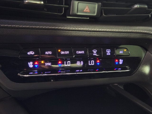 Used 2022 Buick Envision Avenir w/ Technology Package II AWD/4WD image 29