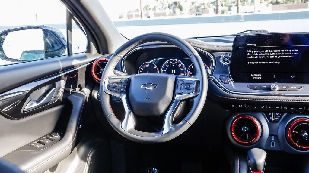 Used 2025 Chevrolet Blazer RS AWD/4WD image 18