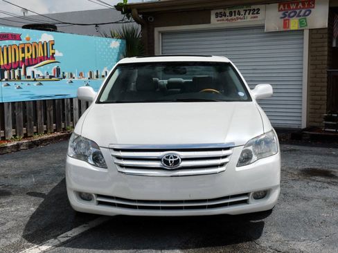 Used 2007 Toyota Avalon Touring FWD image 2