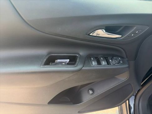 Used 2022 Chevrolet Equinox LT FWD image 17