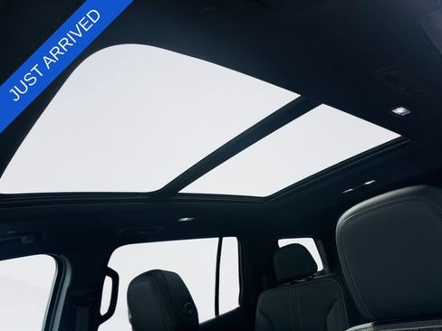 New 2026 Chevrolet Traverse High Country w/ LPO, Floor Liner Package FWD image 22