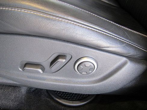 Used 2022 Genesis GV80 2.5T w/ Advanced Package 02 image 23