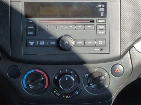 Used 2011 Chevrolet Aveo5 LT w/ Power and Convenience Package image 27