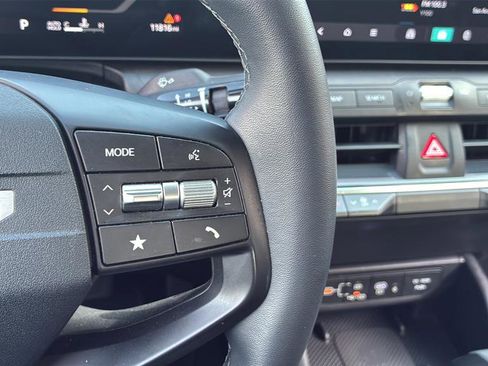 Used 2025 Kia K4 EX FWD image 36